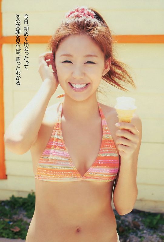 日本美女模特缮搅奈性感比基尼写真