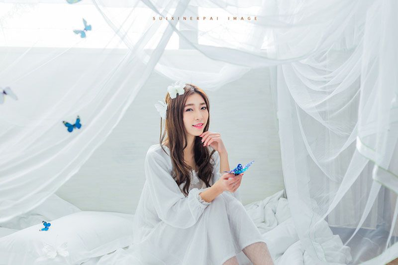 清新红唇美女私房迷人写真