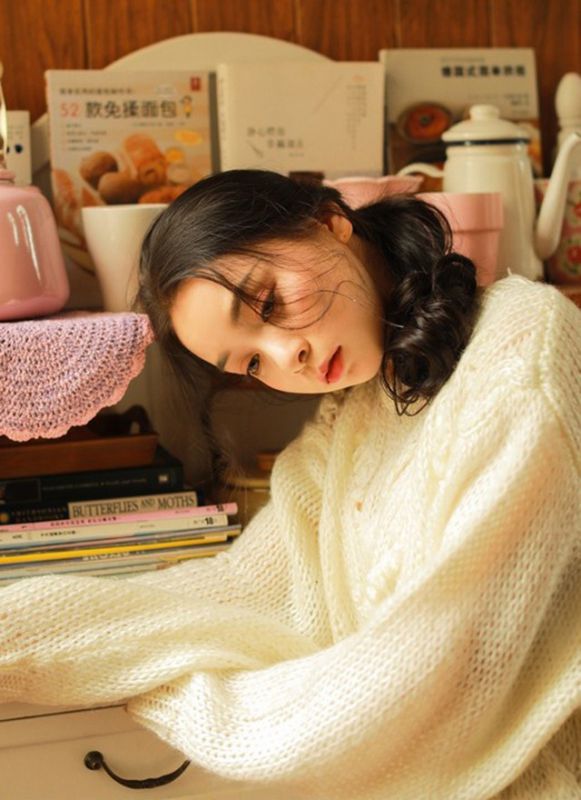白袜子长腿美女模特私房清纯面孔暖心治愈系写真