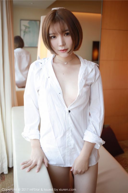 秀人网巨乳大胸妹子小甜angle床上诱人美照