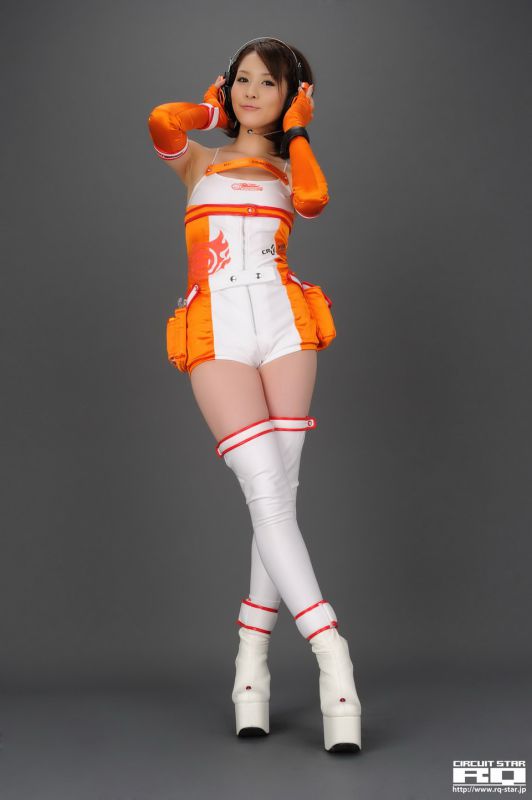 日本短发美女立花サキ棚拍秀大长腿