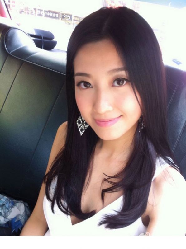 女星陈自瑶性感自拍照