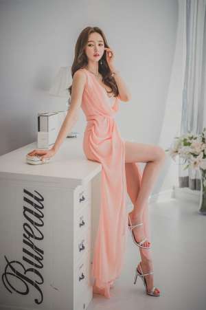 甜美尤物美女诱人美腿美胸高清韩国美女图片