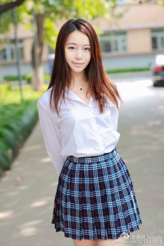 平面模特NIKO小hh(吴h)微博养眼写真图片
