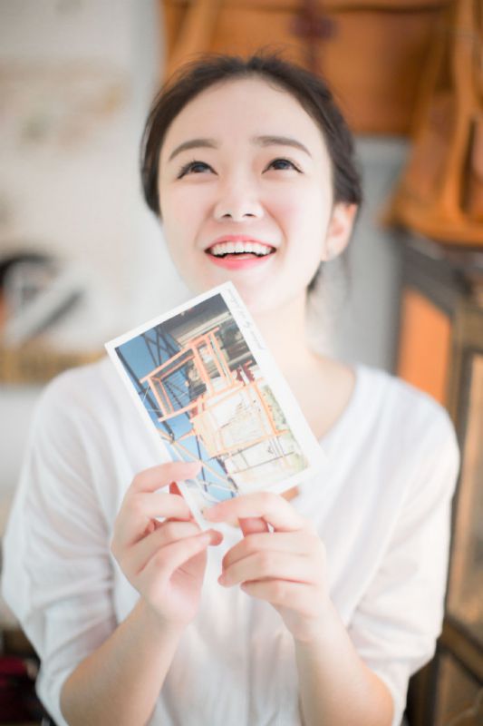 清新可爱美眉室内高清写真