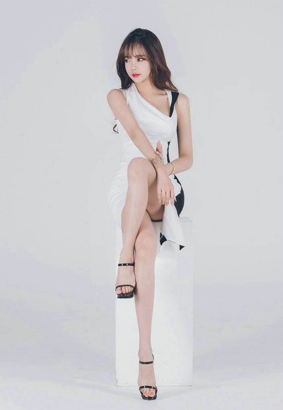 婀娜多姿韩国美女图片高清翘臀美女性感写真
