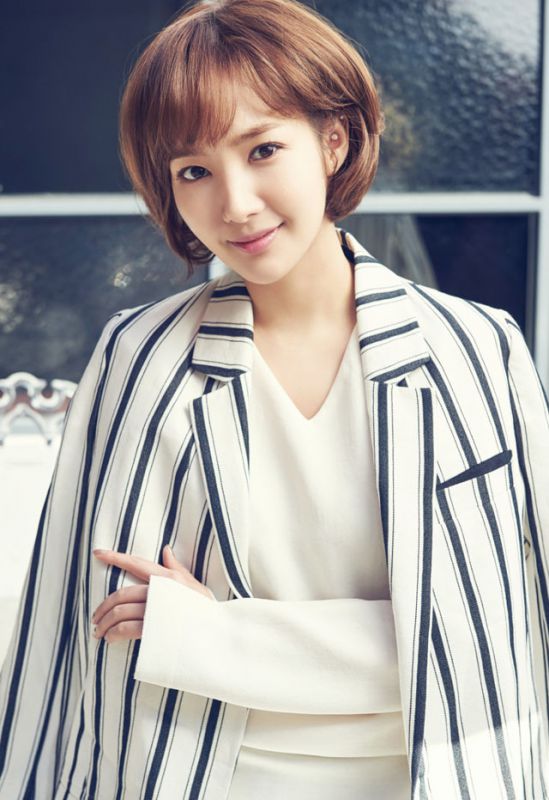 韩星朴敏英甜美笑容迷人写真