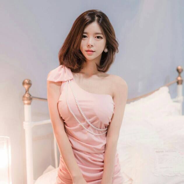 韩国人气主播尹素婉性感自拍写真