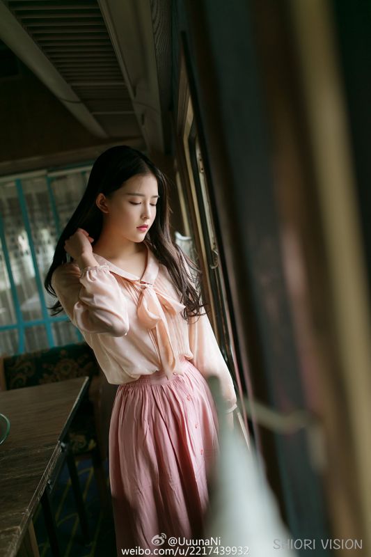 90后清纯美女倪唯一唯美养眼写真
