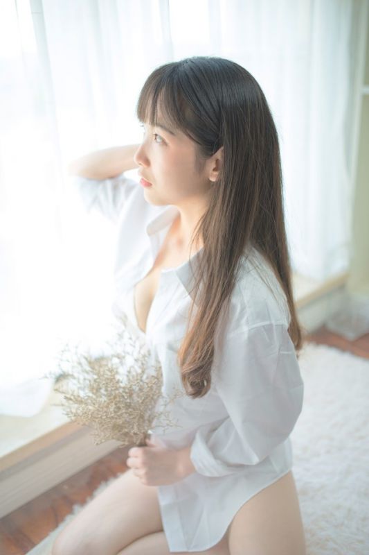 丸子头清纯美女爆乳诱人风骚私房美女图片