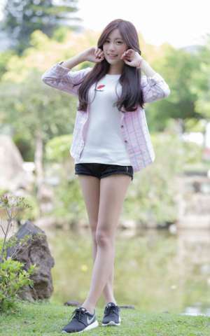 台湾清纯校花美女张楚珊小清新外拍写真