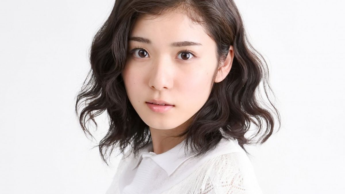 日本美女演员松冈茉优私服摄影写真