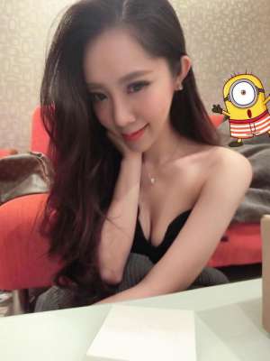 90后养眼美眉美艳自拍写真图片