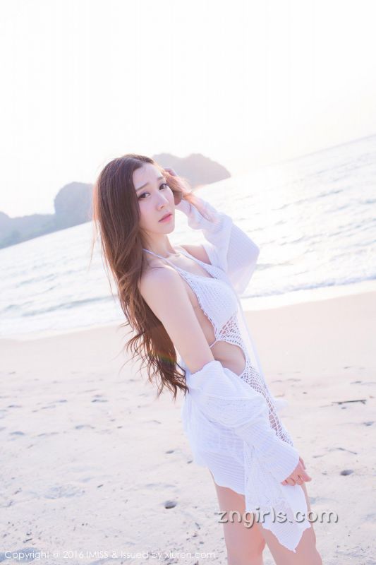 爱蜜社泳衣模特淼淼萌萌哒沙滩比基尼写真