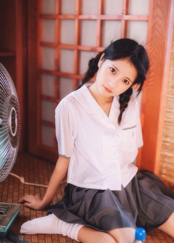 高清jk制服大眼少女水灵性感写真