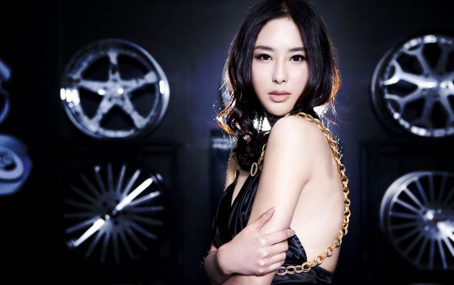 妩媚美胸长裙美女翟凌私房写真