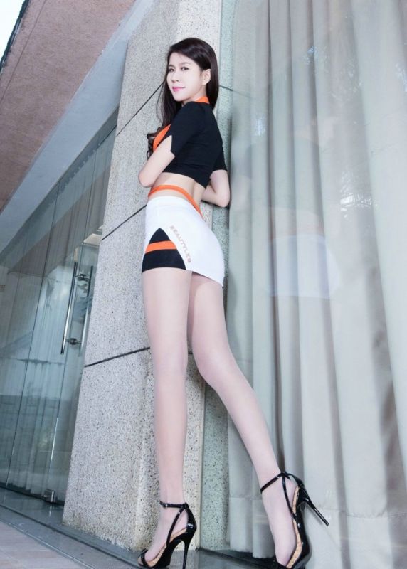 旗袍知性美女裸色高跟鞋美腿丝袜激情姿态写真