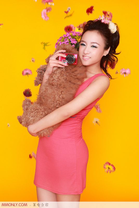 性感酥胸短裙美女刘静怡私房写真