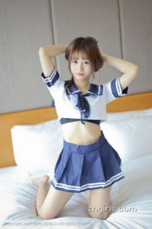 90后可爱女生itt尼卡学生制服甜美写真