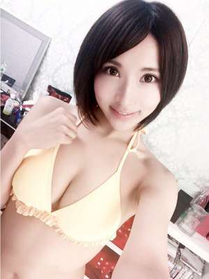 日本短发美女桐生美希自拍写真图片