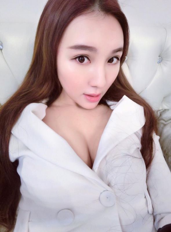 中国性感女神Yuyu Wei高清自拍大片