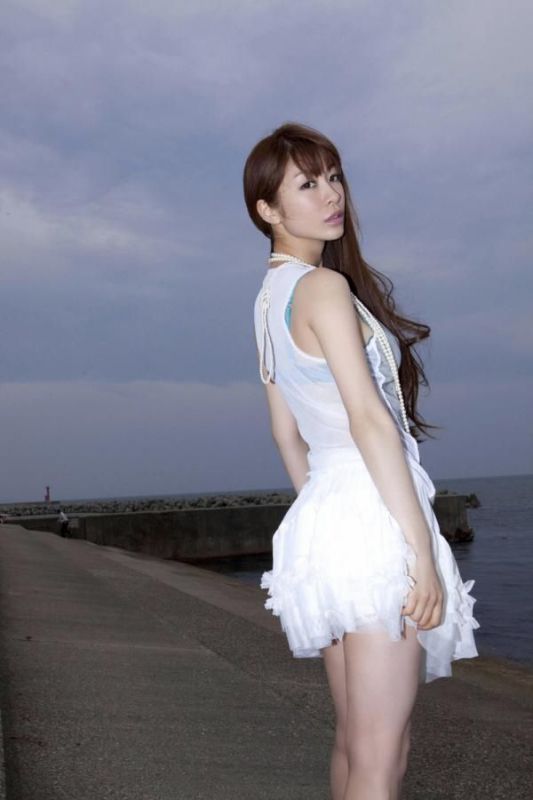 海边性感比基尼美女诱人写真