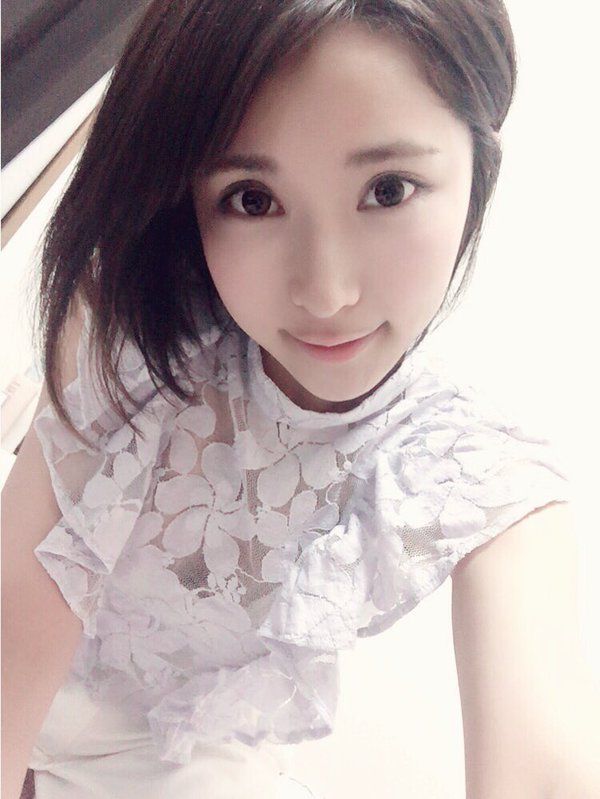 日本短发美女桐生美希自拍写真图片