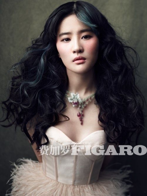 刘亦菲性感红唇迷人高清写真