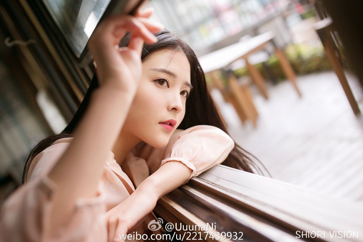 90后清纯美女倪唯一唯美养眼写真