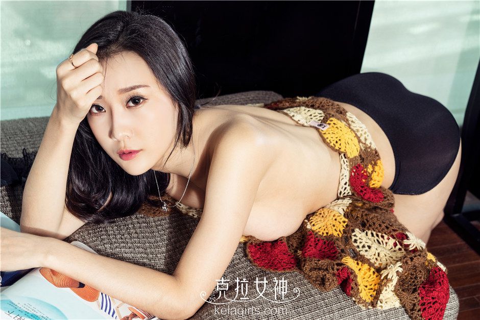 克拉女神含嫣私房内衣美乳丰韵美腿写真