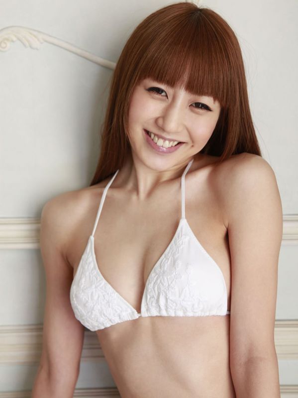 日本比基尼美女中村知世私房诱人写真