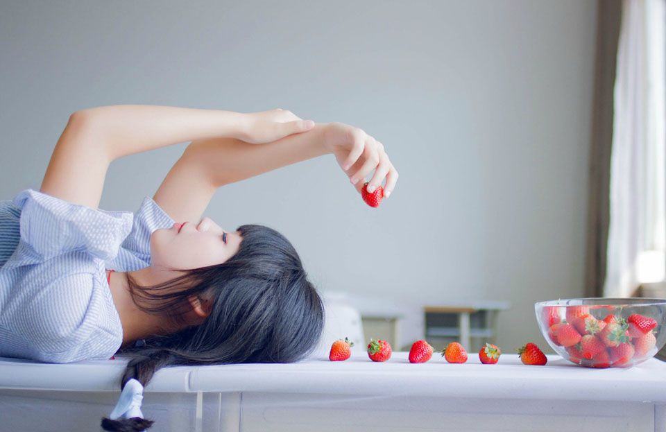 可爱草莓美女私房高清写真