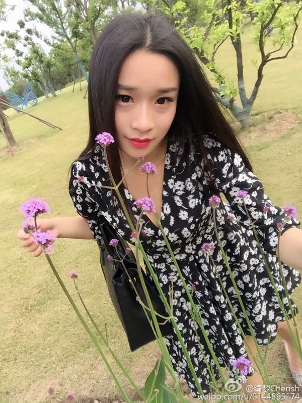 美女嫩模绮梦Cherish微博私拍写真