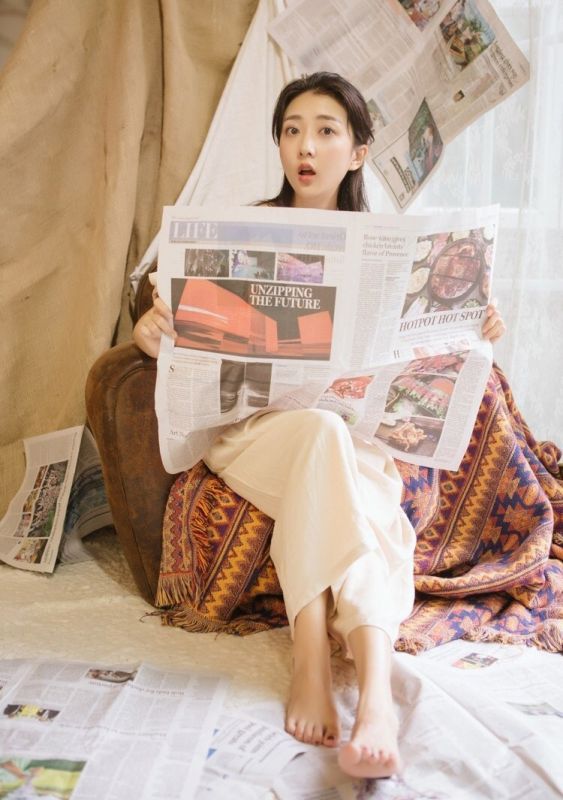 清纯甜美少女吊带衫居家性感美乳诱惑性感图片
