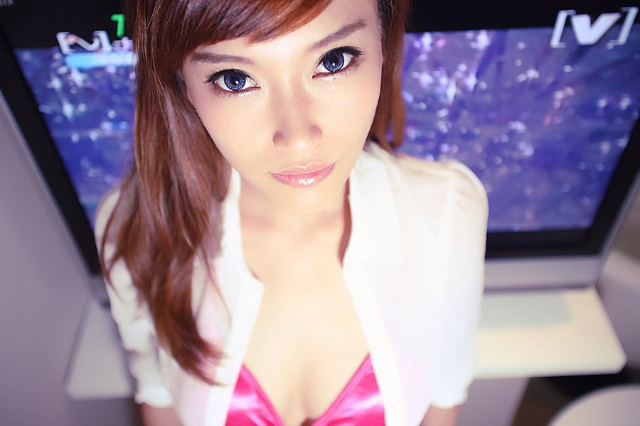 性感美胸比基尼美女徐茜儿私房写真