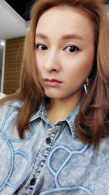 吴昕甜美可爱高清自拍照