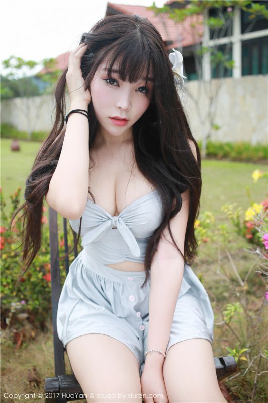 36D大奶美女芝芝Booty泳衣爆乳性感户外诱惑写真