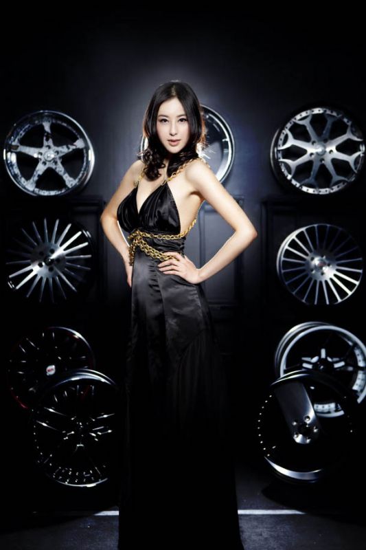 妩媚美胸长裙美女翟凌私房写真