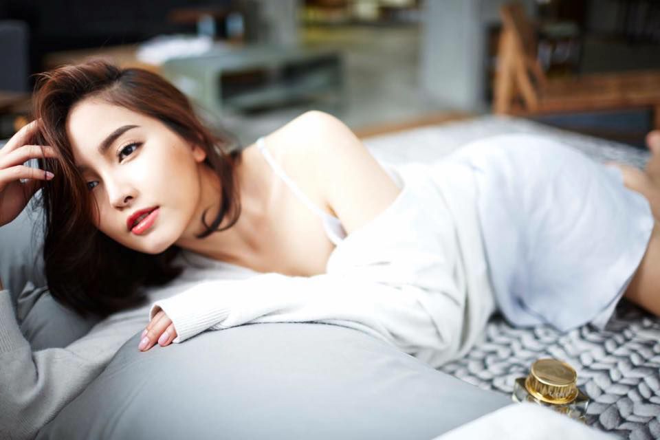 台湾美女模特方B甯私房清纯写真