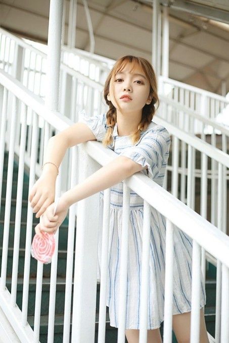 少女辫娃娃衣美女萝莉双马尾甜美户外摄影写真