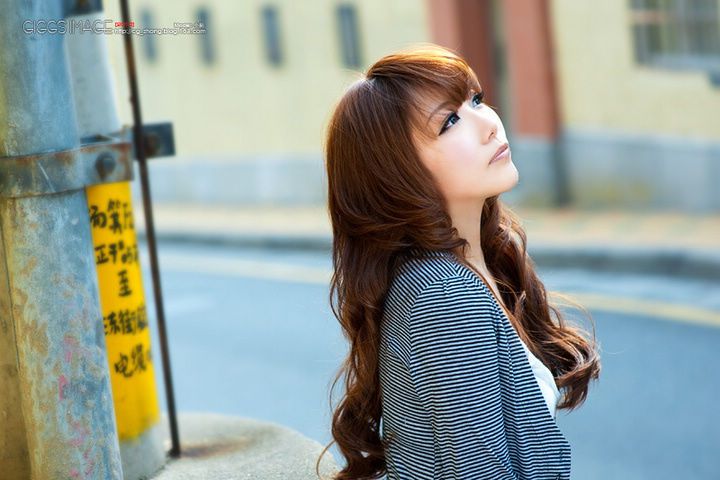 清纯时尚美女街头高清写真