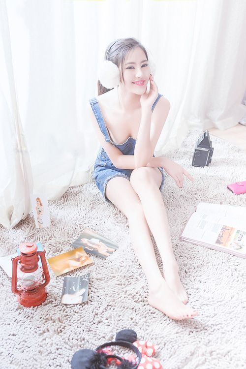 推女神气质模特美女Sayaka性感清凉写真