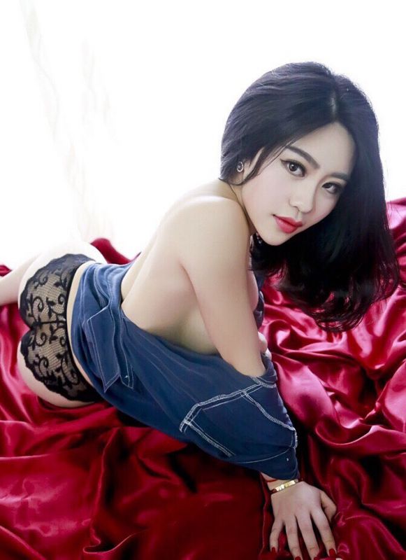 巨乳少女性感内衣私房照