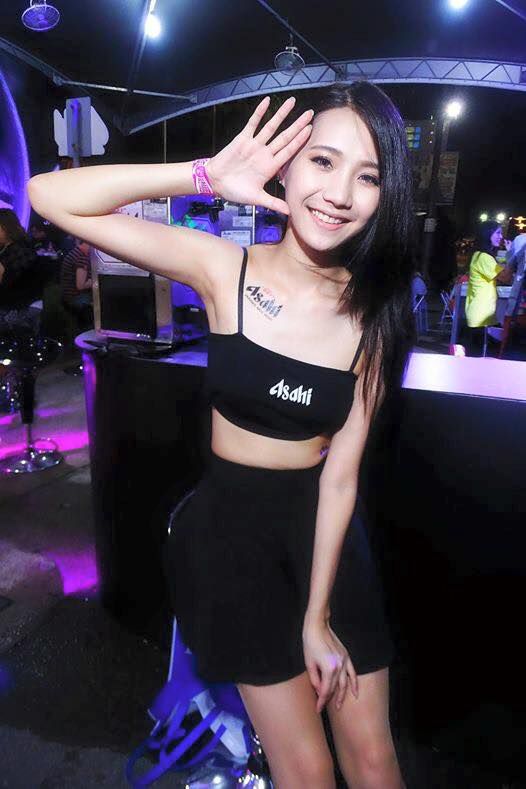 气质美女Sabrina宣萱儿甜美迷人自拍照