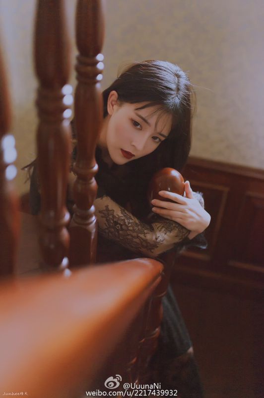 90后清纯美女倪唯一唯美养眼写真
