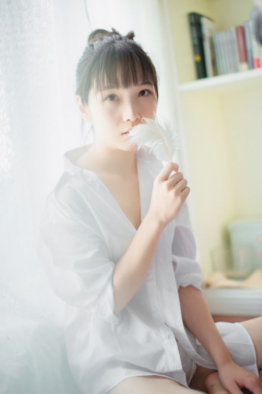 丸子头清纯美女爆乳诱人风骚私房美女图片