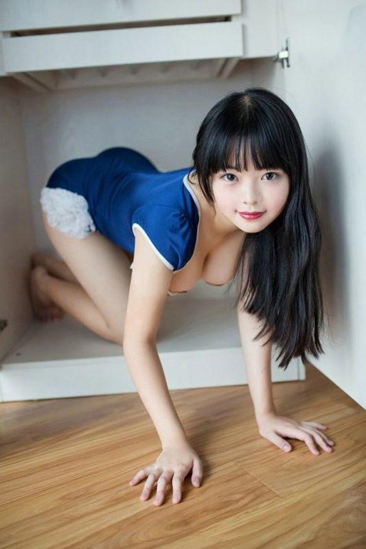韩国奶白貌美妹妹制服大尺度丰满身姿人体艺术图片