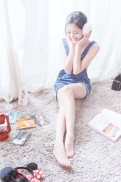 推女神气质模特美女Sayaka性感清凉写真