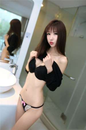 嫩模浴室黑色内衣写真图集