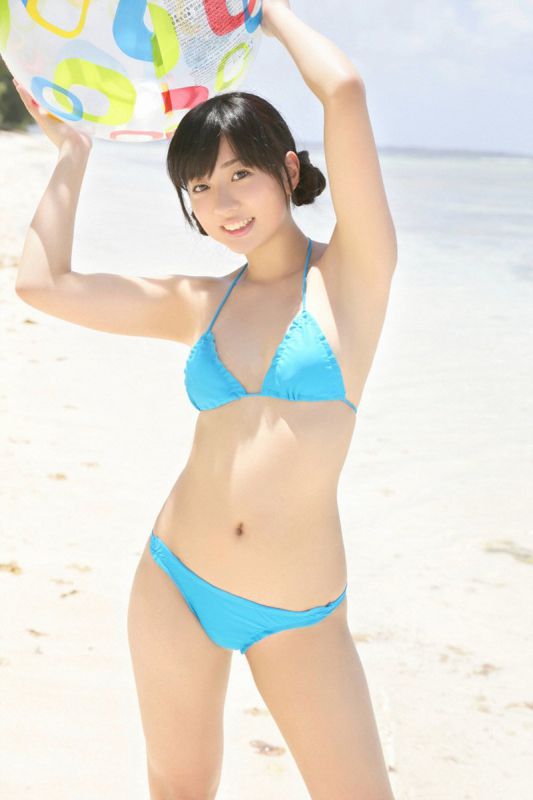 日本少女大贯彩香比基尼户外写真